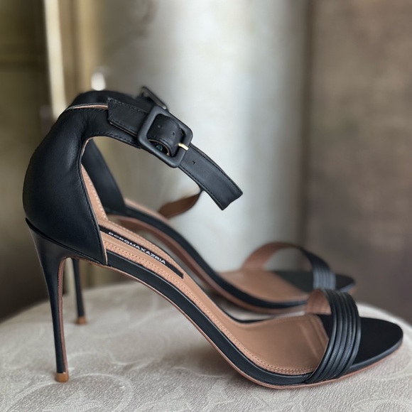 Elegant Black leather Sandals - Picture 1 of 11